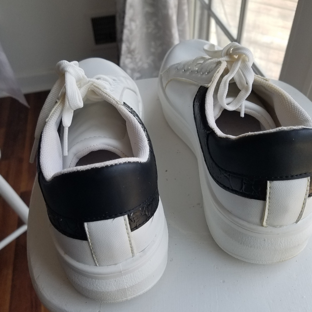 Topshop Sneakers White Black Trim Size 38/7 Made in Italy - Picture 3 of 12